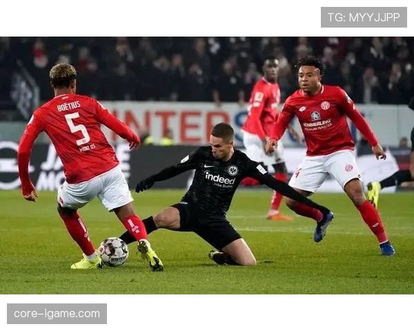 门兴进攻火力全开,德甲赛季表现亮眼竞争力持续攀升 门兴进攻火力全开,德甲赛季表现亮眼竞争力持续攀升