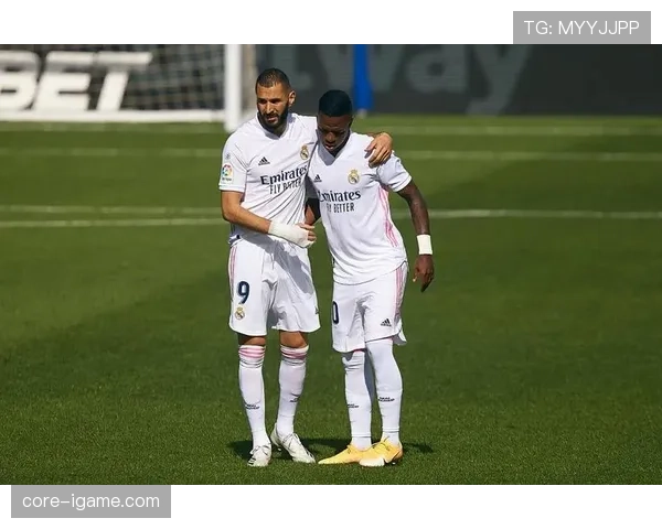 维尼修斯 vs 阿森西奥：主力之争的关键差异